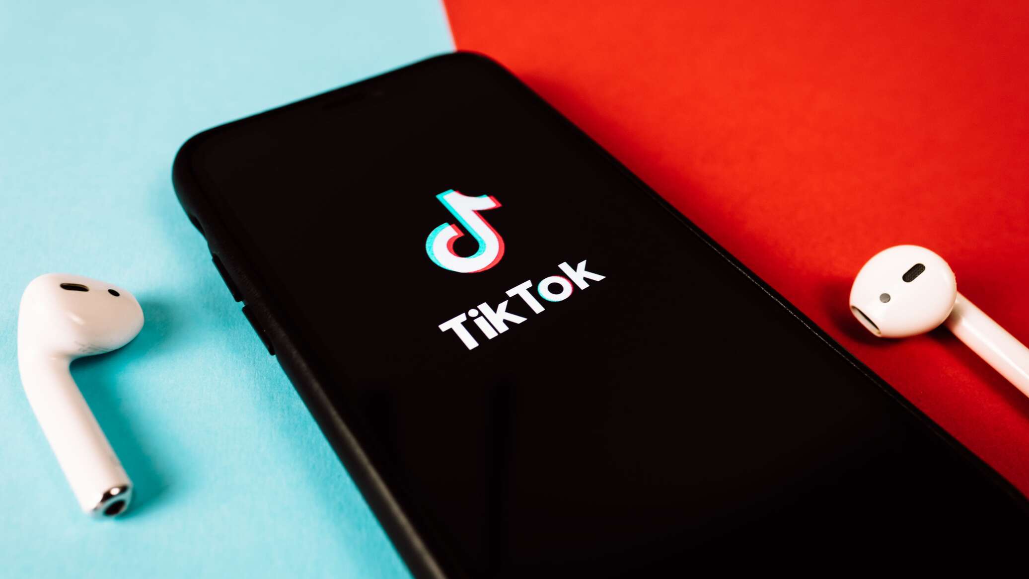 Китайский TikTok добавил 5-секундные паузы и призывы 