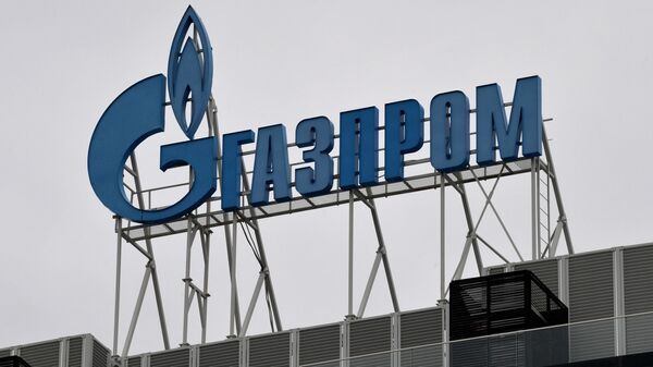 Вывеска на офисе ПАО Газпром на Московском проспекте в Санкт-Петербурге - Sputnik Узбекистан