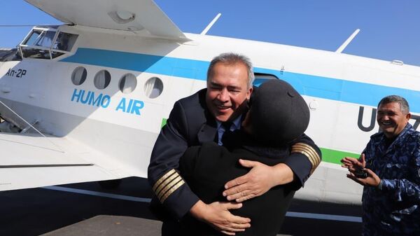 В новом аэропорту эксклава Сох приземлился первый самолёт - Sputnik Узбекистан