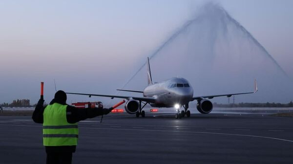 Аэропорт Наманган принял рейс авиакомпании Аэрофлот из Санкт-Петербурга - Sputnik Узбекистан