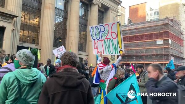 Video RIA Novosti. Aktivisti protestuyut v sentre Glazgo - Sputnik O‘zbekiston