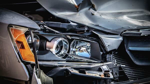 Разбитый автомобиль. Иллюстративное фото - Sputnik Узбекистан