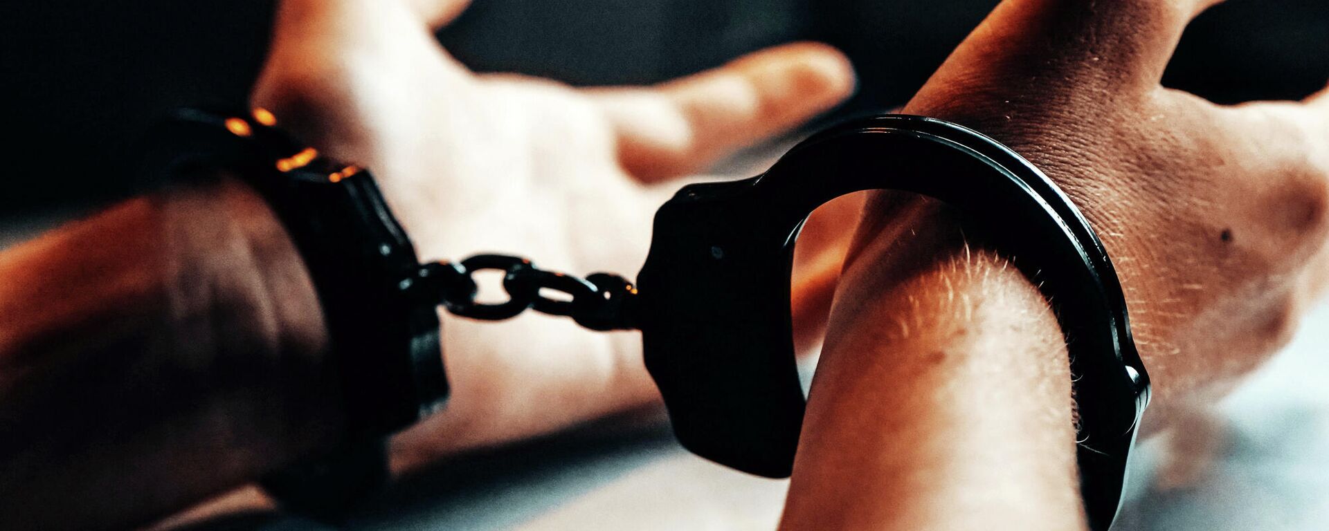 Наручники - Sputnik Ўзбекистон, 1920, 04.09.2025