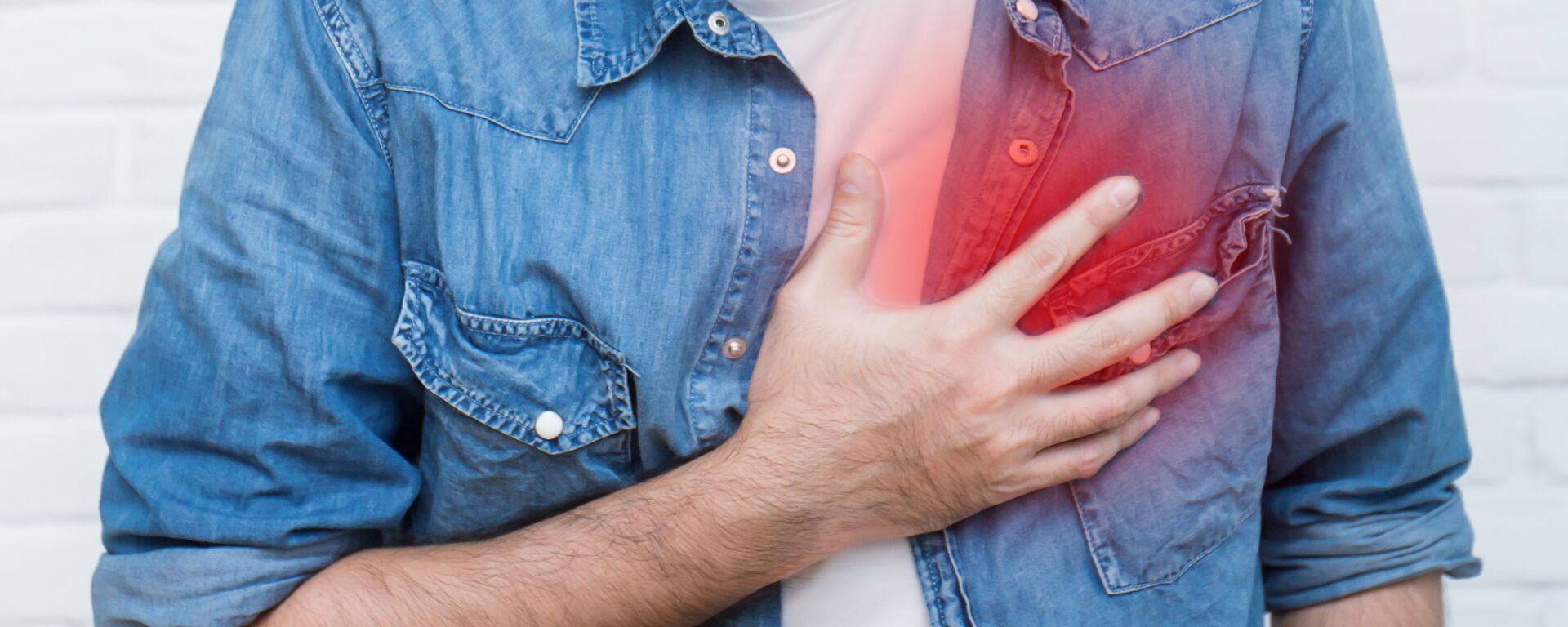 Боль в сердце у мужчины - Sputnik Узбекистан, 1920, 07.08.2025