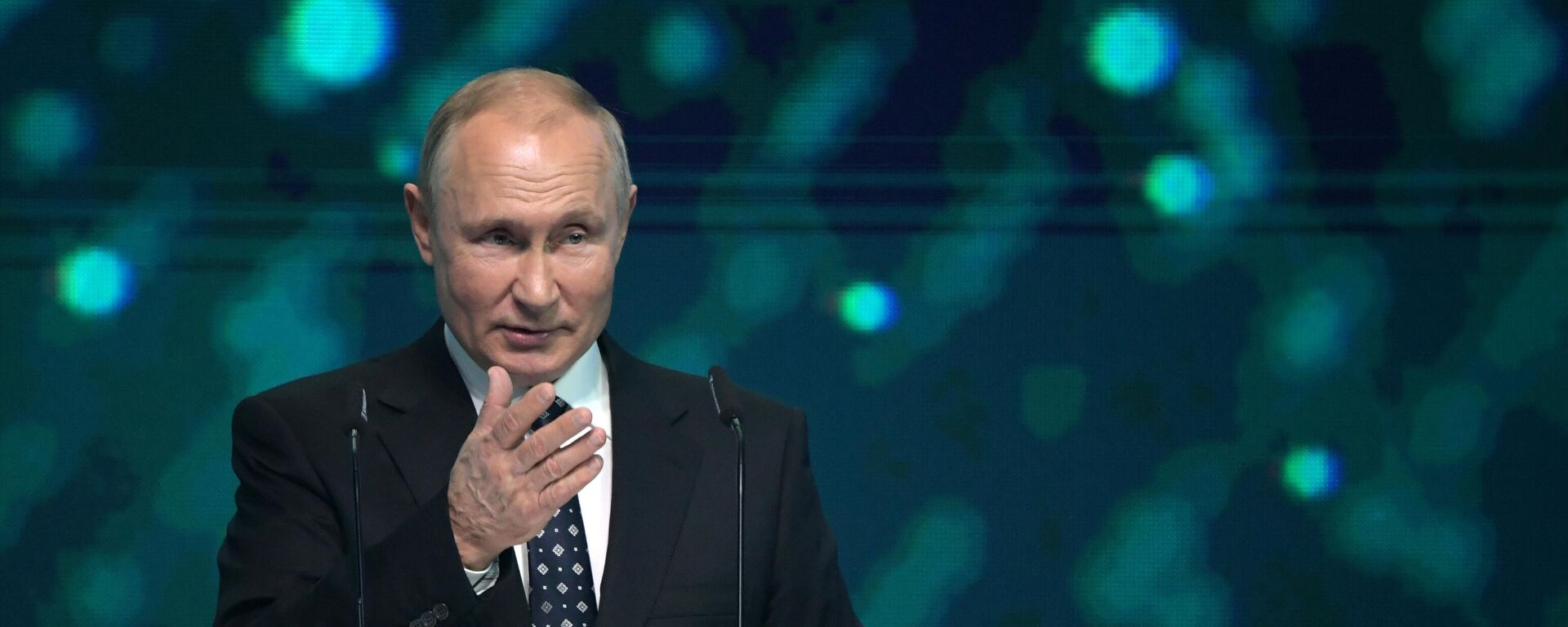 Президент РФ В. Путин принял участие в международной конференции Artificial Intelligence Journey 2021 - Sputnik Узбекистан, 1920, 13.11.2021