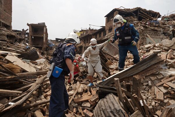 МЧС России участвует в поисково-спасательных работах в Непале - Sputnik Узбекистан