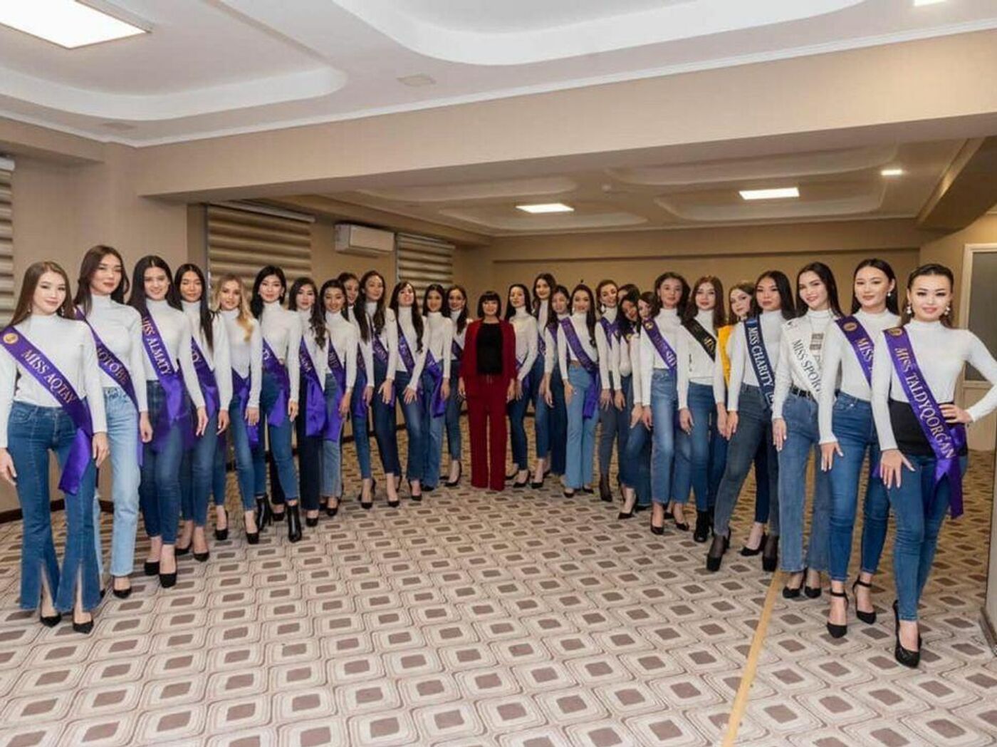 Andrey Chaliapin bilan porno Mushuk pornosini soqol olish