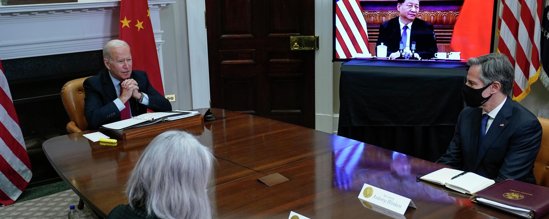 Президент США Джо Байден во время встречи с председателем КНР Си Цзиньпином в режиме видеоконференции - Sputnik Узбекистан, 1920, 17.11.2021