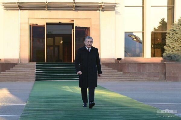 Президент Узбекистана Шавкат Мирзиёев отбыл в Россию - Sputnik Узбекистан