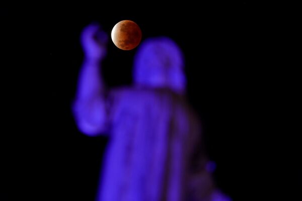 Кровавая луна в Сан Сальвадоре, Сальвадор. - Sputnik Узбекистан