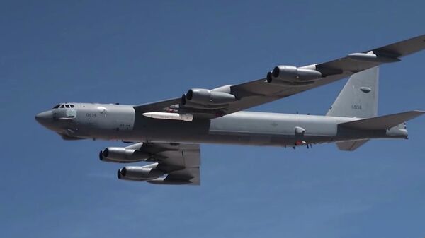 Американский стратегический бомбардировщик B-52H Stratofortress - Sputnik Узбекистан
