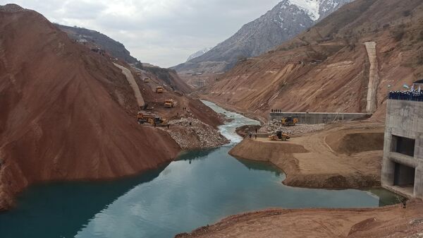 Для строительства ГЭС в Ташкентской области перекрыли русло реки Пскем - Sputnik Ўзбекистон