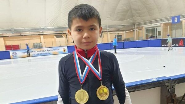Konkobejes Alimardon Maxmudov zavoyeval dve zolotie medali na mejdunarodnom turnire - Sputnik O‘zbekiston