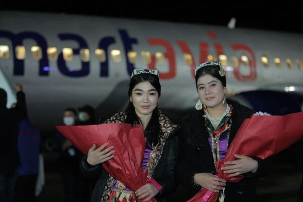Между Наманганом и Санкт-Петербургом запустился регулярный рейс - Sputnik Узбекистан