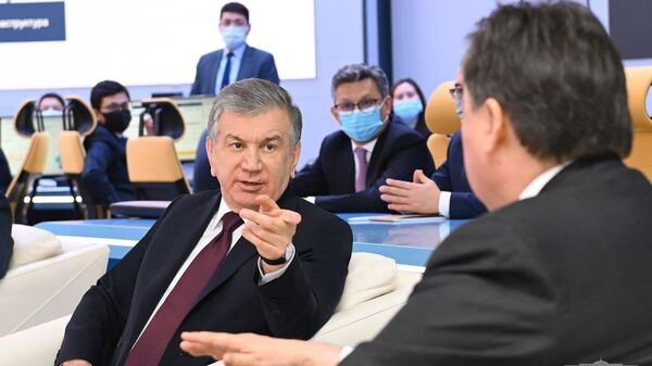 Шавкат Мирзиёев посетил Офис цифрового правительства в городе Нур-Султане - Sputnik Ўзбекистон