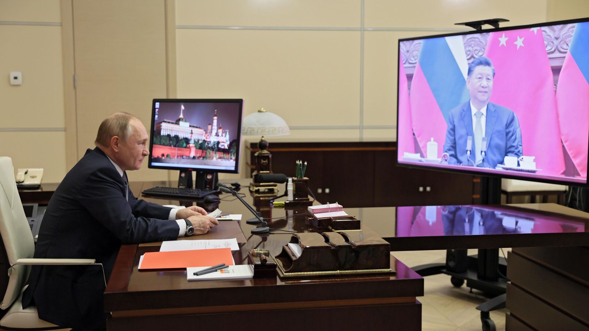 Переговоры президента РФ В. Путина с председателем КНР Си Цзиньпином - Sputnik Узбекистан, 1920, 15.12.2021