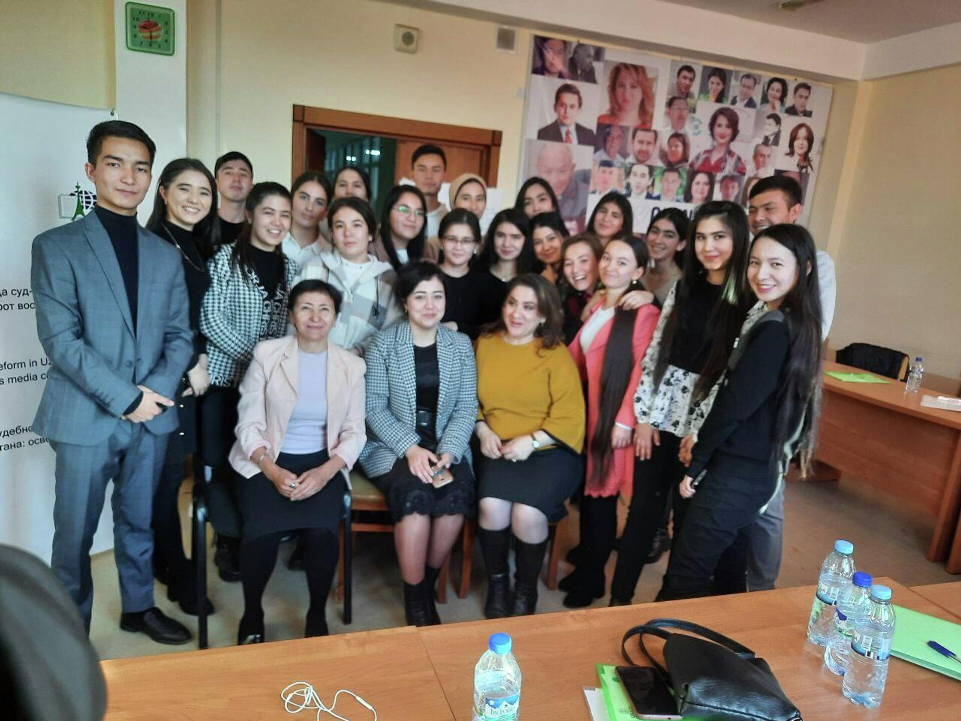 Foto studentov fakulteta jurnalistiki iz Uzbekistana - Sputnik O‘zbekiston, 1920, 16.12.2021