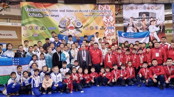 Тхэквондисты Узбекистана завоевали на соревнованиях в Минске 56 медалей - Sputnik Узбекистан