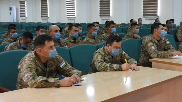 Военные Узбекистана провели учения по химзащите у границы с Афганистаном - Sputnik Узбекистан