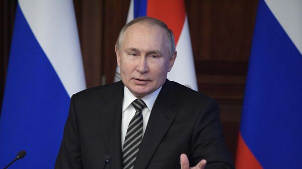 Президент РФ В. Путин провел расширенное заседание коллегии Минобороны РФ - Sputnik Узбекистан