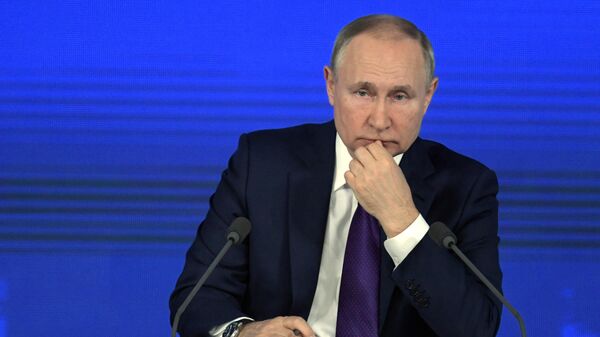 Путин отвечает на вопросы журналистов в прямом эфире - Sputnik Ўзбекистон