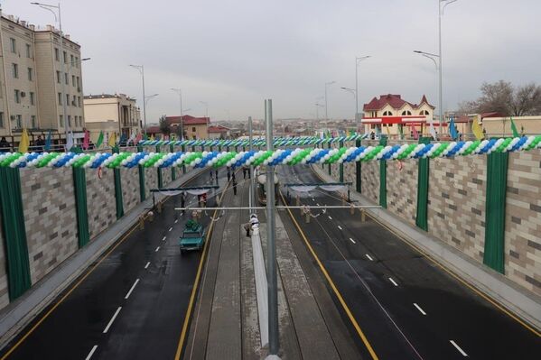 В Самарканде торжественно открыли тоннель, построенный на пересечении улиц Рудаки и Бустонсарой.  - Sputnik Ўзбекистон