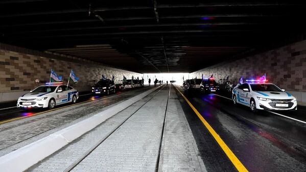 В Самарканде торжественно открыли тоннель, построенный на пересечении улиц Рудаки и Бустонсарой.  - Sputnik Ўзбекистон