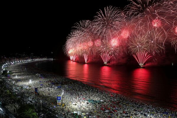 Пляж Копакабана в Рио-де-Жанейро, Бразилия. - Sputnik Узбекистан