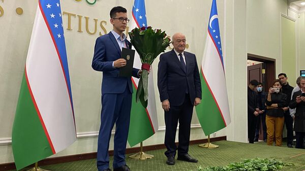 Награждение Нодирбека Абдусатторова в НОК - Sputnik Узбекистан