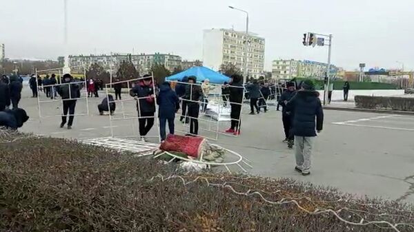 Актау приводят в порядок после митингов - Sputnik Узбекистан