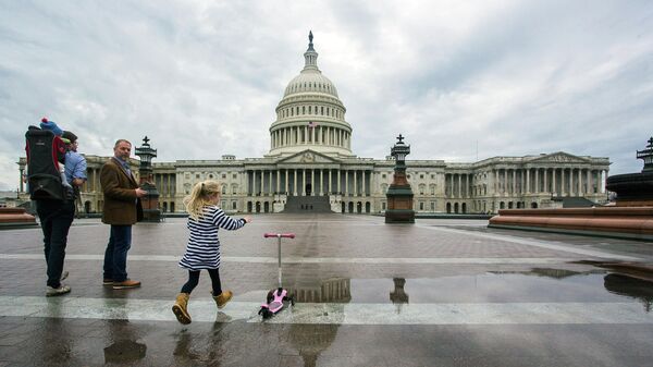 Здание Конгресса США на Капитолийском холме в Вашингтоне. - Sputnik Ўзбекистон