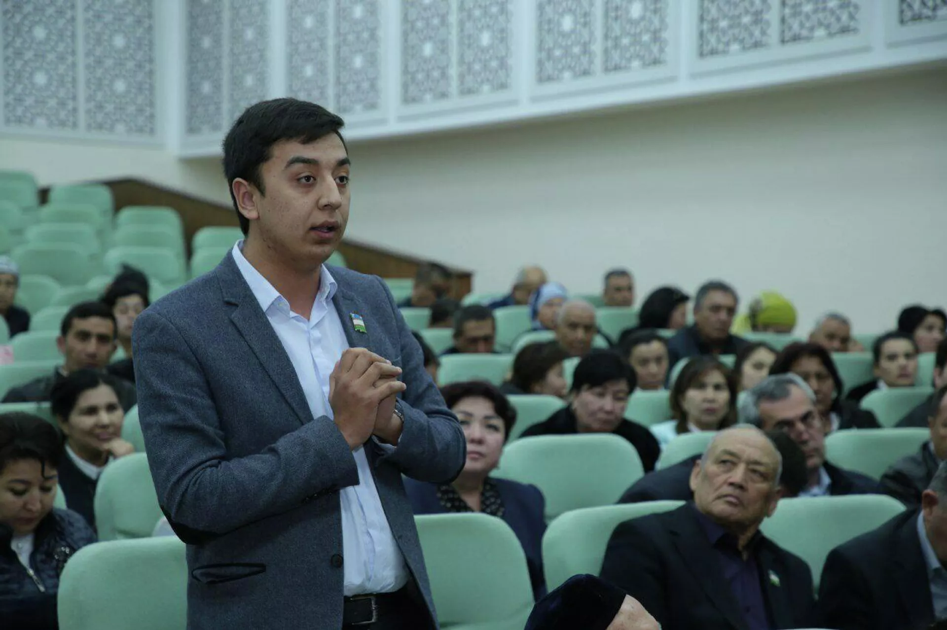 Депутат Аббос Исаков - Sputnik Узбекистан, 1920, 17.01.2022