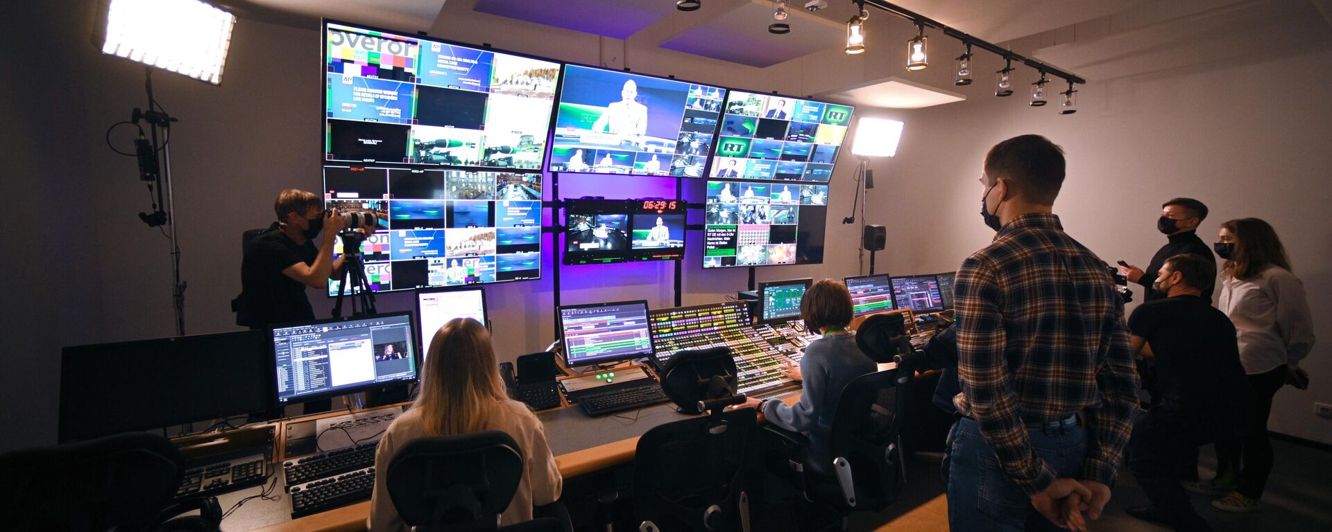 Telekanal RT DE  na nemeskom nachinayet veshanie - Sputnik O‘zbekiston, 1920, 16.04.2025