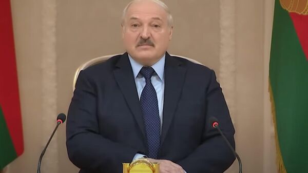 Лукашенко об омикроне: Это совершенно другой вирус, если вирус - Sputnik Узбекистан
