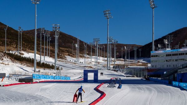 Национальный биатлонный центр в олимпийском кластере Чжанцзякоу в Китае - Sputnik Узбекистан