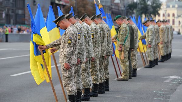 Военнослужащие на репетиции военного парада в центре Киева, архивное фото - Sputnik Узбекистан