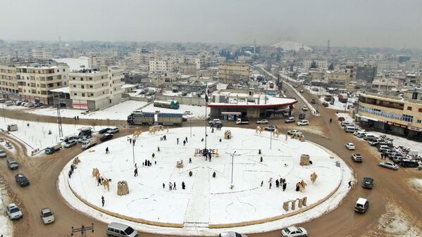 Укутанный снегом город Азаз, Сирия, 23 января 2022 г.  - Sputnik Узбекистан