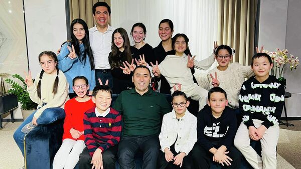 Бизнесмен Мурад Назаров усыновил 9 детей - Sputnik Узбекистан
