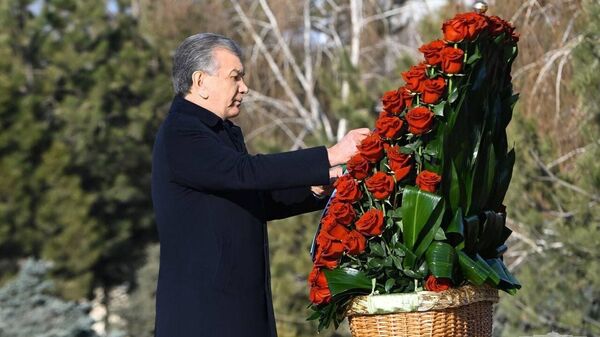 V Tashkente pochtili pamat pervogo prezidenta Uzbekistana - Sputnik O‘zbekiston