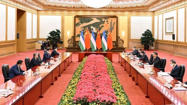 V Pekine prezident Shavkat Mirziyoyev vstretilsya s predsedatelem KNR Si Szinpinom. - Sputnik O‘zbekiston