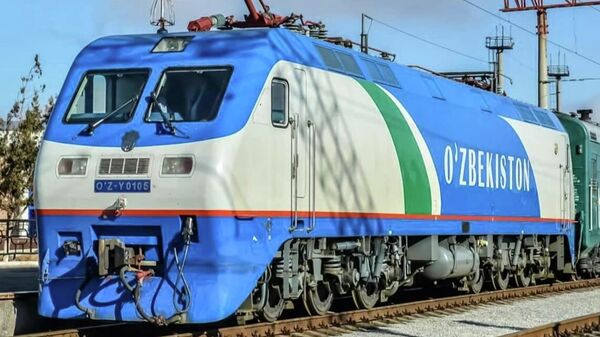 В Узбекистане совершен первый рейс поезда, который преодолел почти четыре тысячи километров - Sputnik Узбекистан