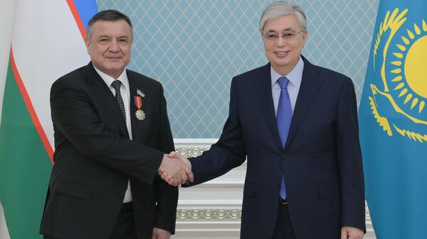 Prezident Kazaxstana Kasim-Jomart Tokayev i predsedatel zakonodatelnoy palati Uzbekistana Nurdinjon Ismoilov - Sputnik O‘zbekiston