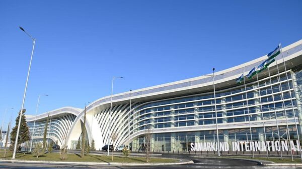 Шавкат Мирзиёев посетил международный аэропорт Самарканда - Sputnik Ўзбекистон