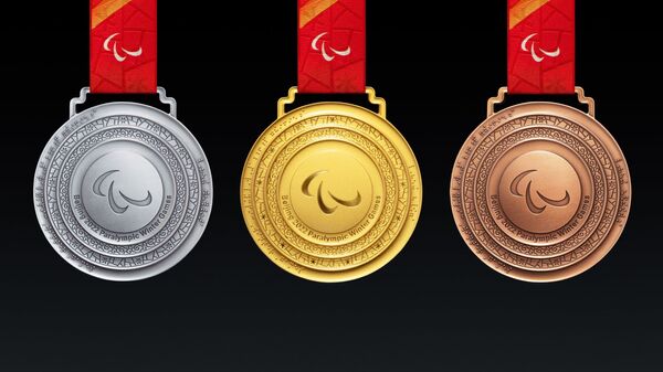 Дизайн медалей Олимпийских игр 2022 года в Пекине - Sputnik Узбекистан