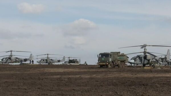 Минобороны РФ применяет боевые вертолеты на Украине - Sputnik Узбекистан