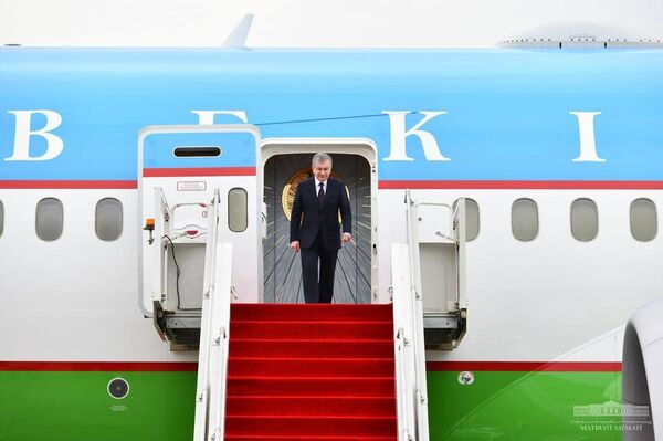 Шавкат Мирзиёев прибыл с государственным визитом в Исламабад. - Sputnik Узбекистан