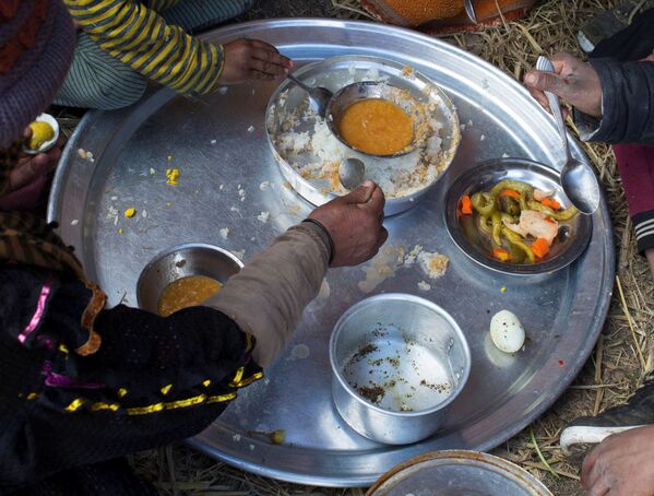 Семейный обед по-бедуински. - Sputnik Узбекистан