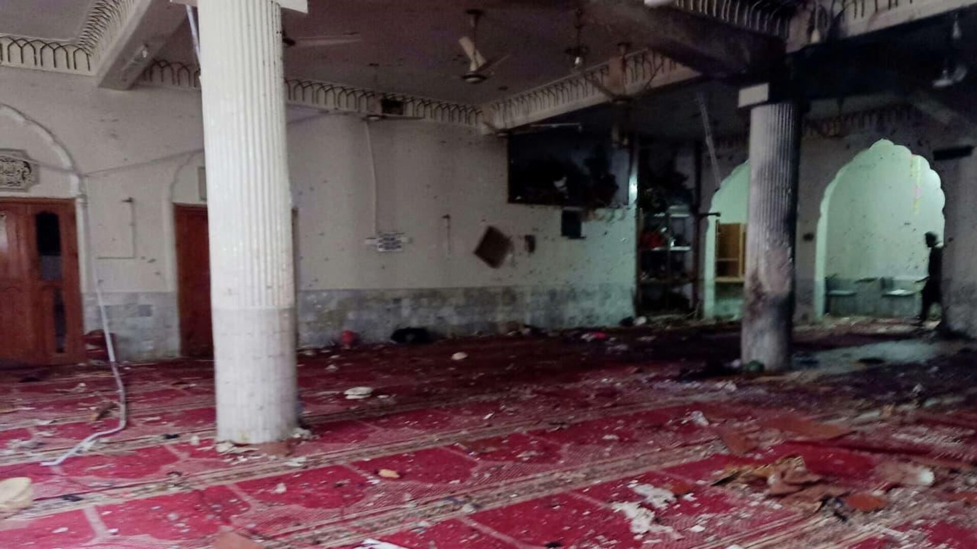 Смертник устроил взрыв во время пятничной молитвы в мечети Пакистана - Sputnik Узбекистан, 1920, 04.03.2022
