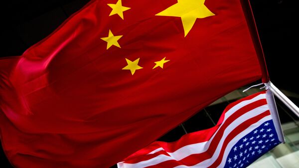 Флаги США и Китая - Sputnik Ўзбекистон