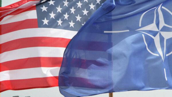 Флаги США и НАТО - Sputnik Узбекистан